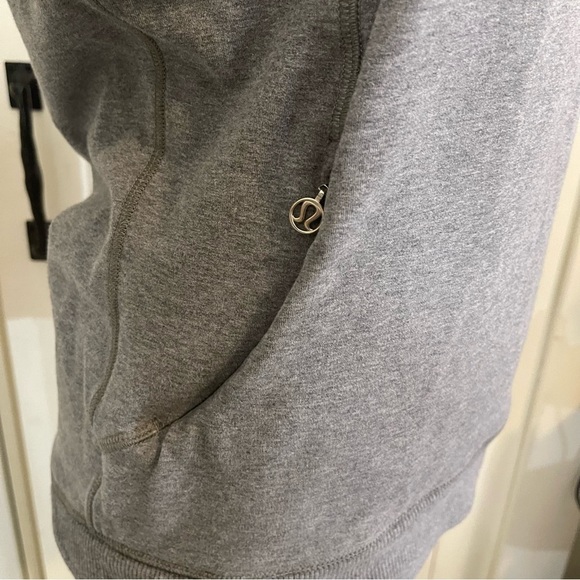 LULULEMON grey cowlneck sweatshirt size 6 - Picture 7 of 7